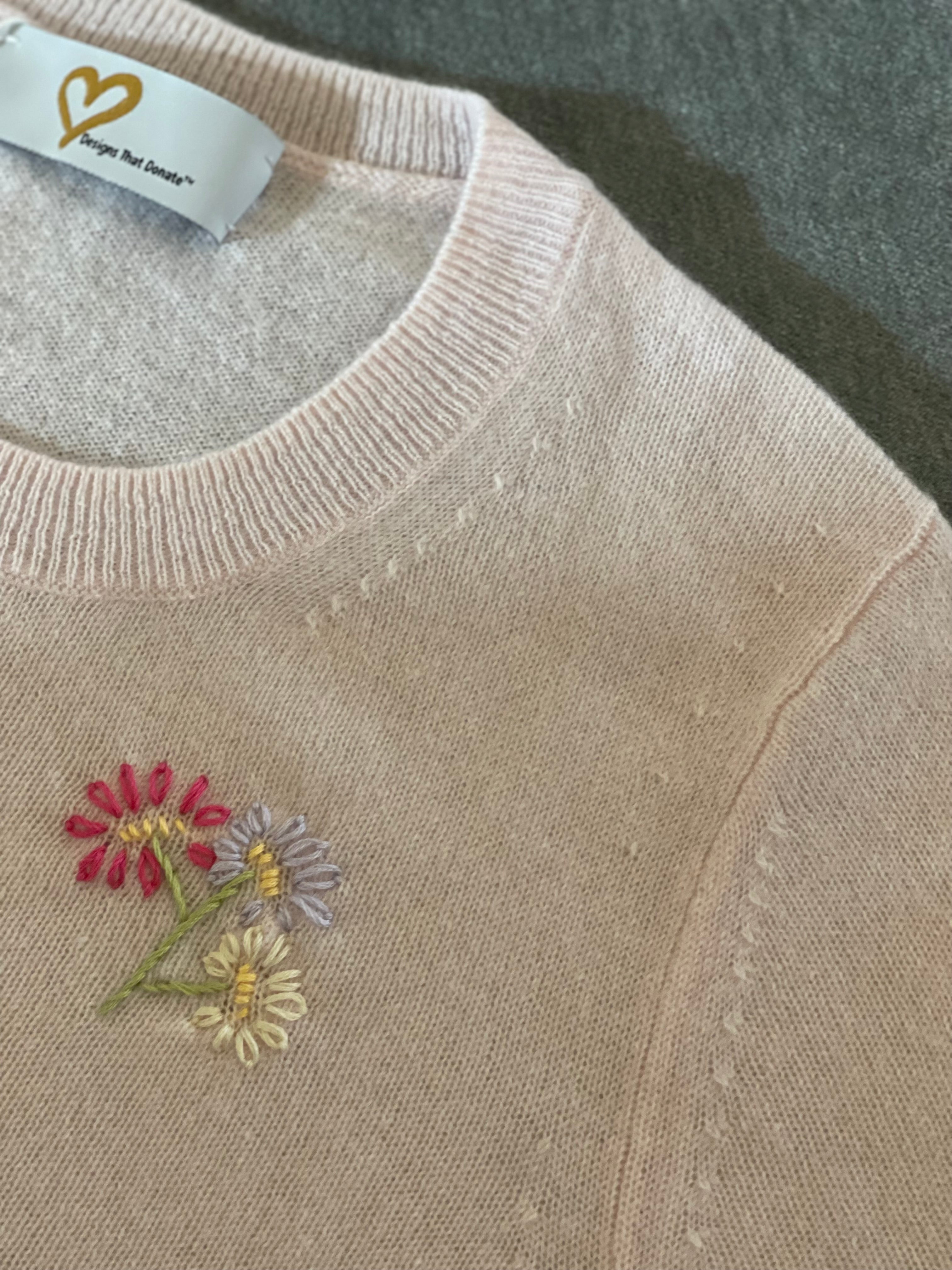 DTD Pink Short Sleeve Cashmere Sweater with hand embroidered Daisies