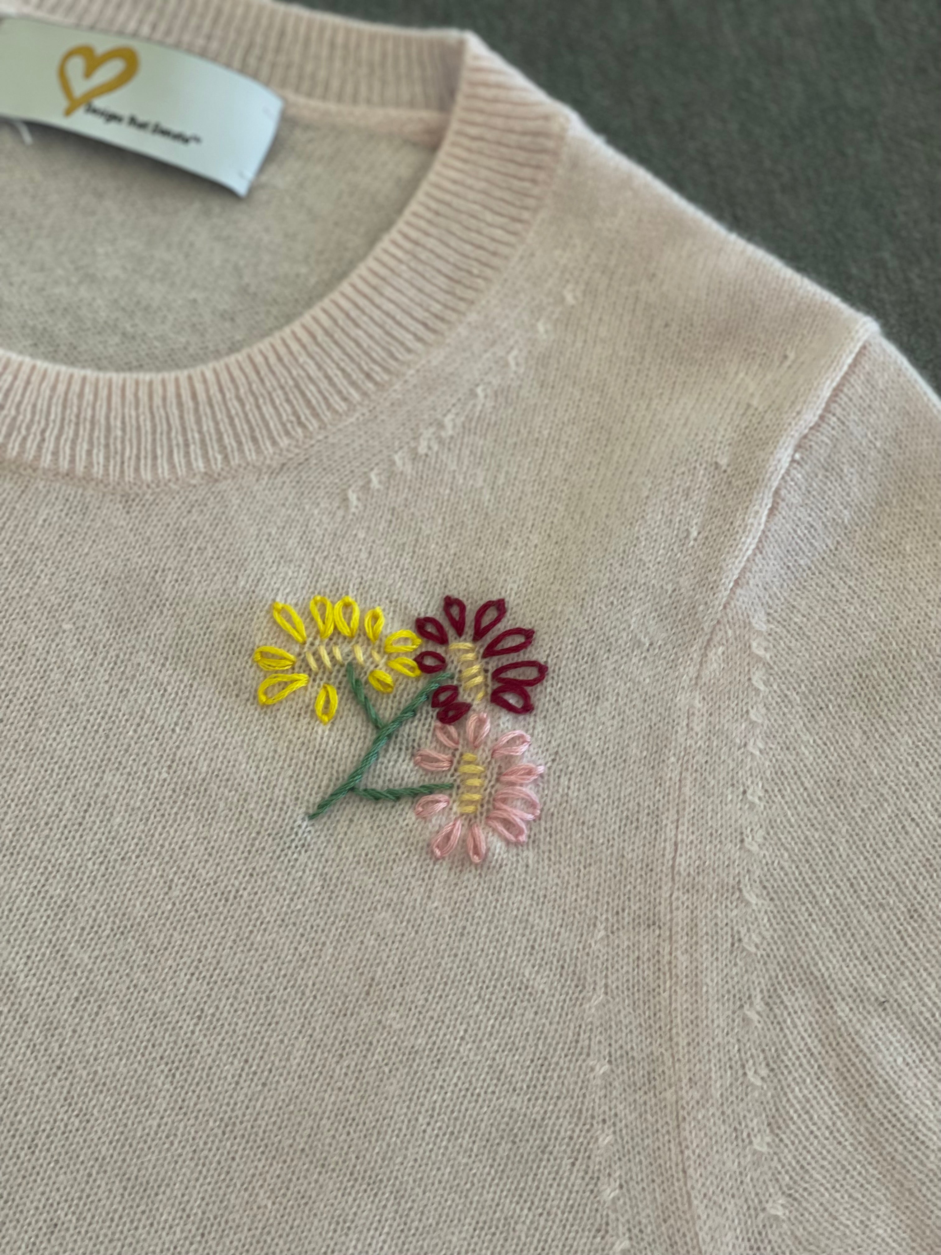 DTD Pink Short Sleeve Cashmere Sweater with hand embroidered Daisies