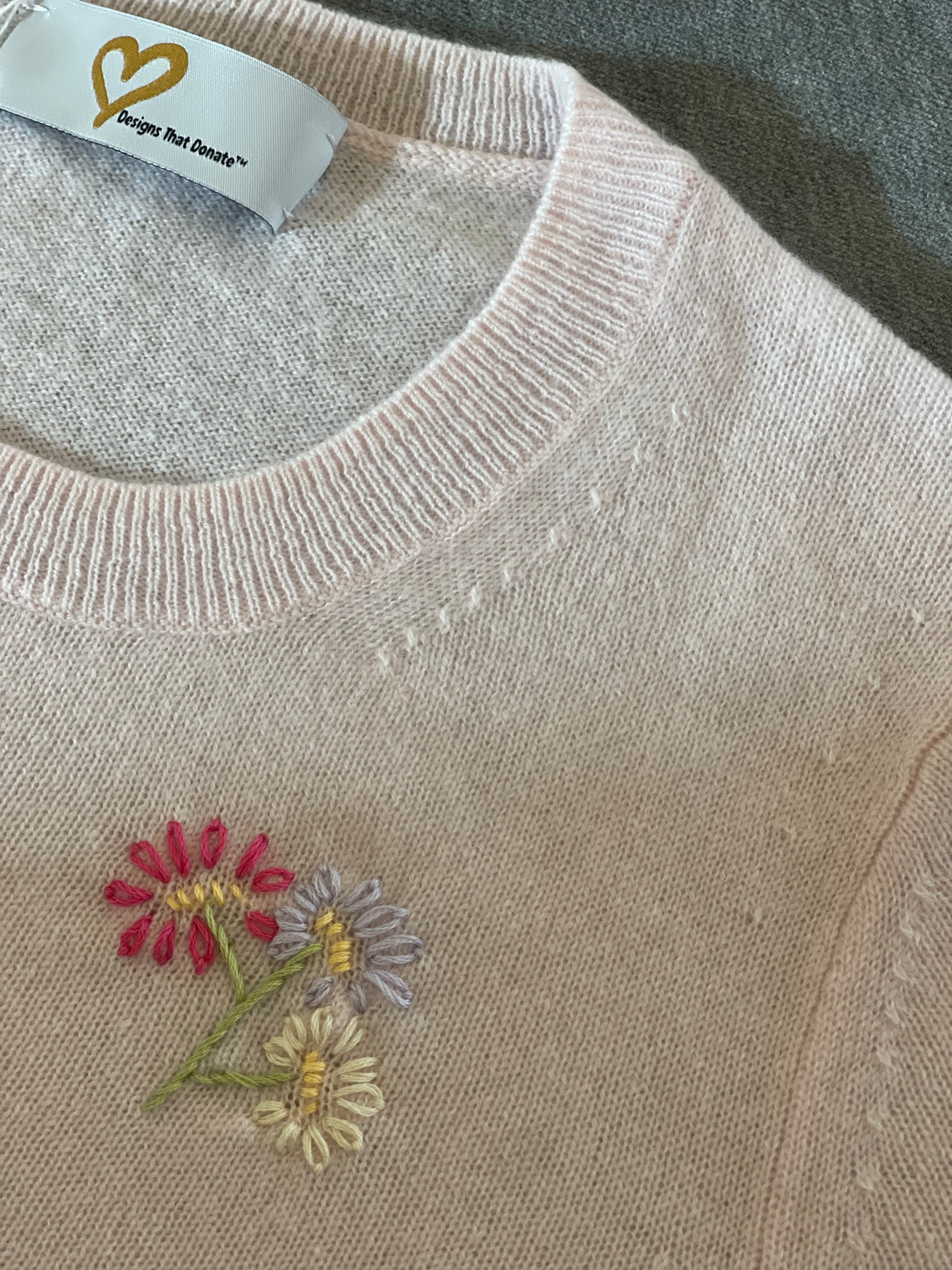 DTD Pink Short Sleeve Cashmere Sweater with hand embroidered Daisies