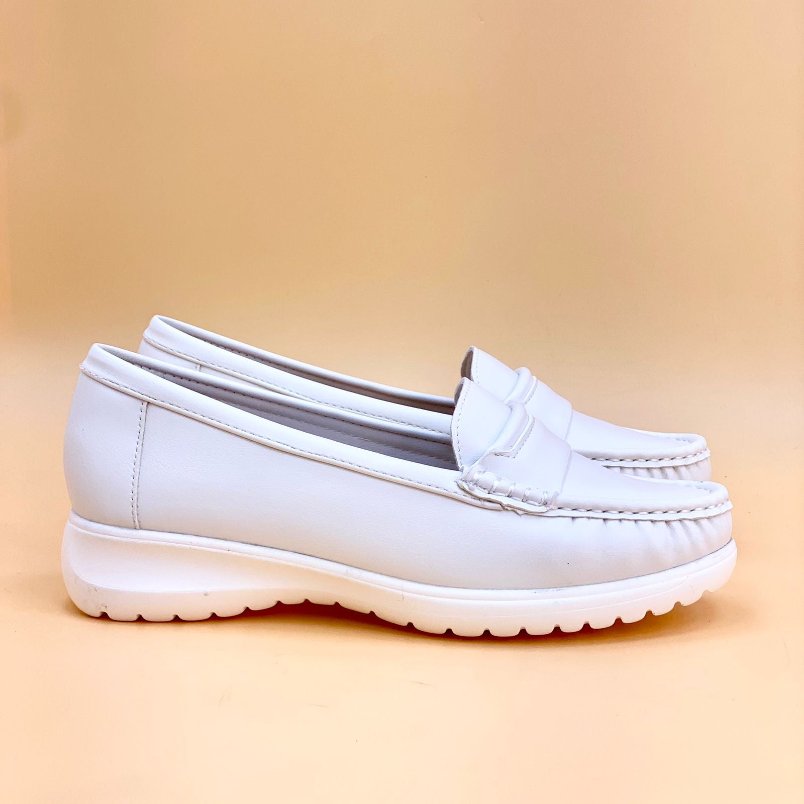 NEW , WOMEN SHOES W717