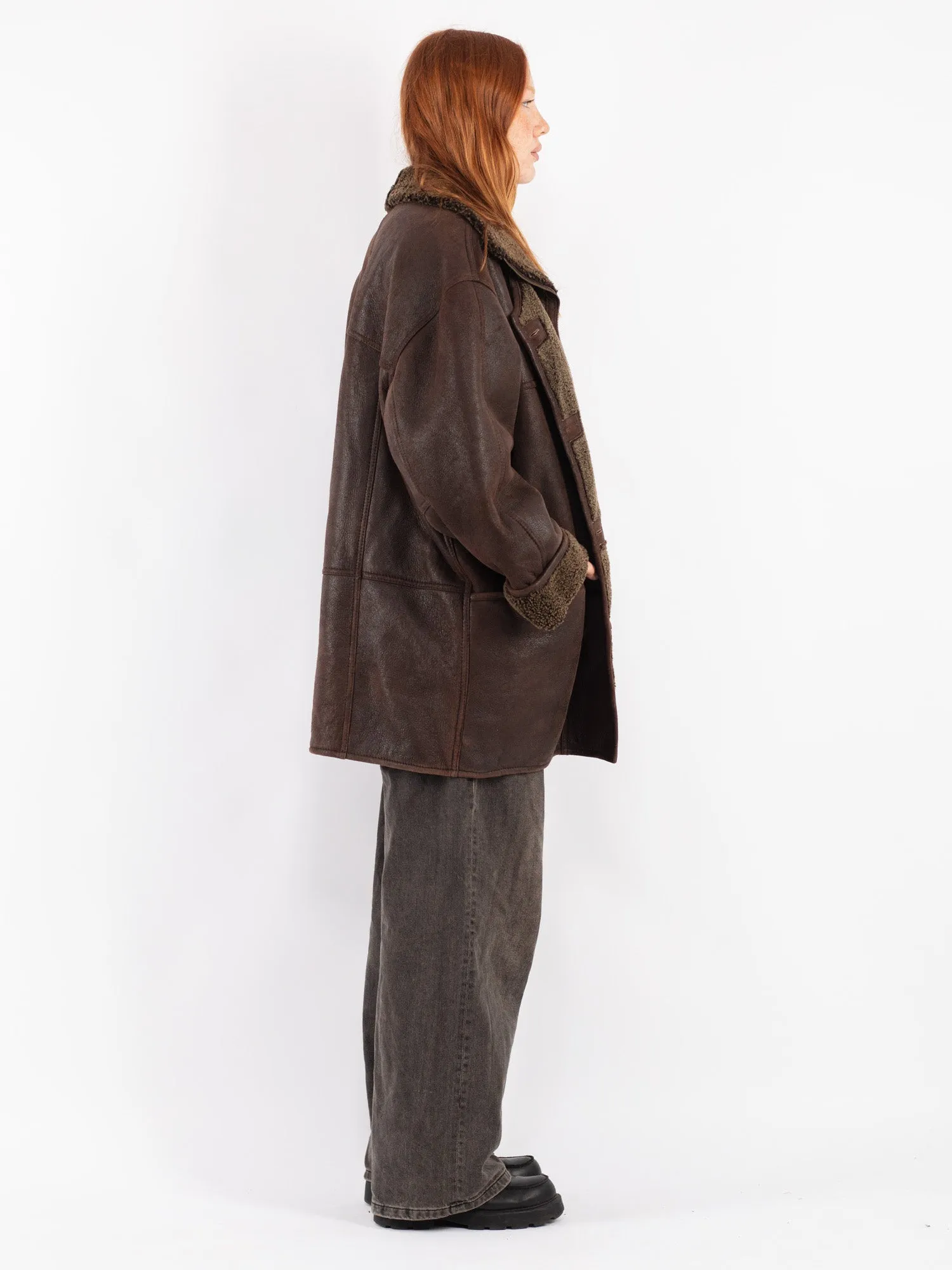 Vintage 90's Women Oversized Sheepskin Coat in Brown